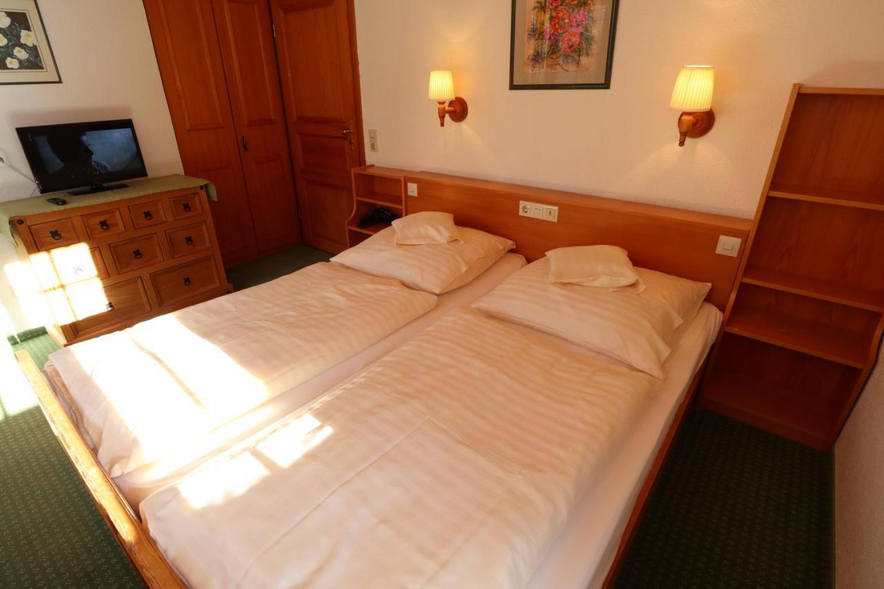 Hoehenpension Glashuette Bed&Breakfast Fruehstueckspension Hotel Garni Bonndorf im Schwarzwald Esterno foto